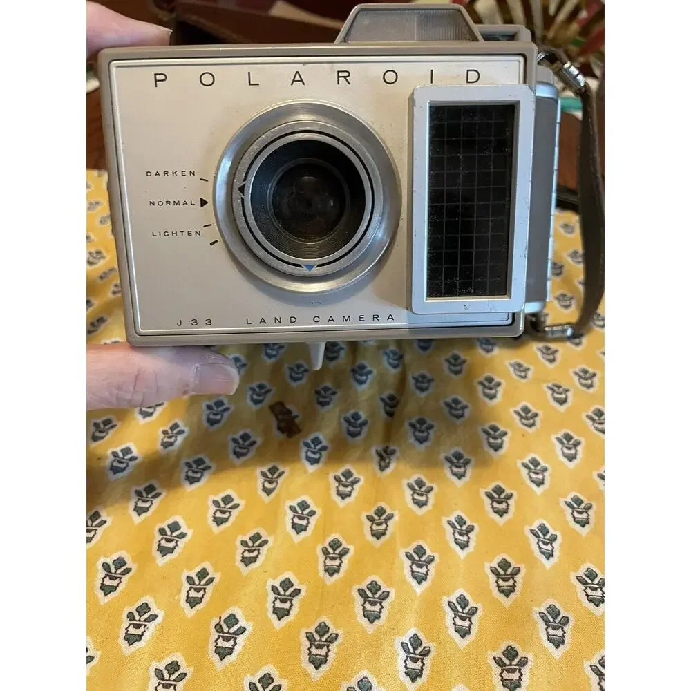 Polaroid J33 land camera w/ Leather Case